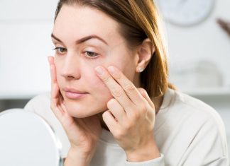 Cztery dobre kremy pod oczy 40+. Zapewnią świeże, odmłodzone spojrzenie