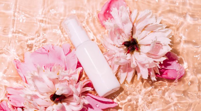 Ten mało znany krem daje efekt nieustającego nawilżenia. Jest naszpikowany witaminą E