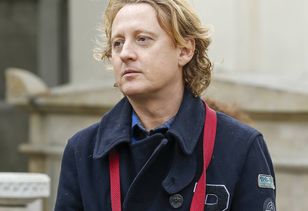 Opowiedział o uzależnieniu. „Wydawało mi się, że muszę się znieczulić alkoholem”