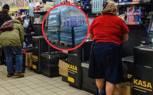 Biegają między paletami. Chcą odbić sobie „chudsze” święta