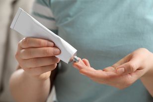 Wypełnia rozstępy i blizny. Efekty rekompensują brzydki zapach