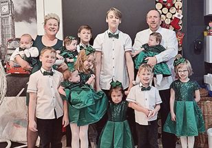 Zamieszkają w egzotycznym kraju. Słynne pięcioraczki opuszczą Polskę