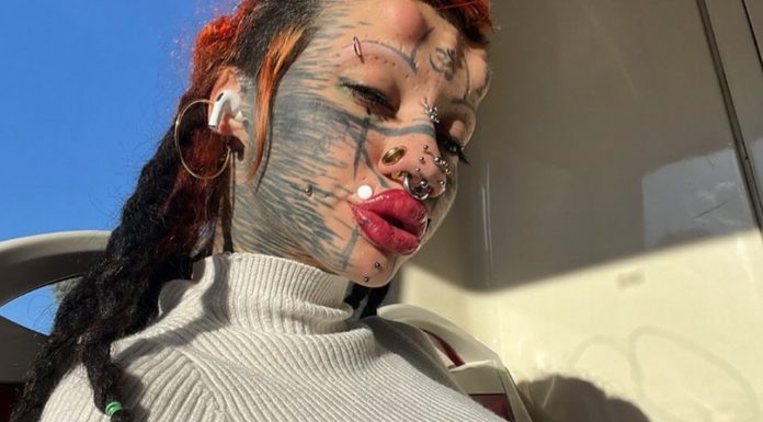 23-latka wydała mnóstwo pieniędzy, by upodobnić się do kota. „Przecięłam język na pół i usunęłam pępek”