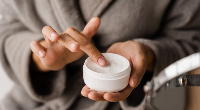 To więcej niż kremy z filtrem! Świetnie pielęgnują i chronią przed fotostarzeniem