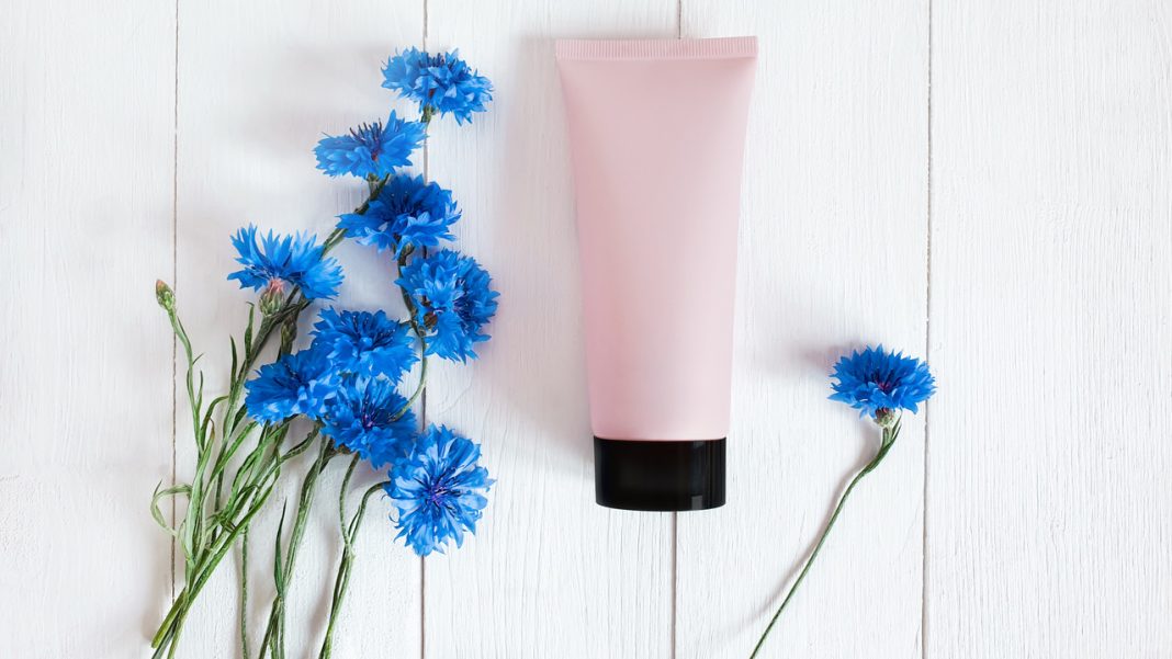 Trzy szalenie skuteczne kosmetyki z wyciągami z polskich kwiatów. Idealne na wiosnę