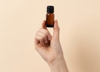 Kosztuje grosze, a ma silne właściwości nawilżające. Działa na cerę i włosy