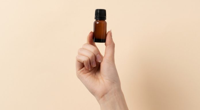 Kosztuje grosze, a ma silne właściwości nawilżające. Działa na cerę i włosy