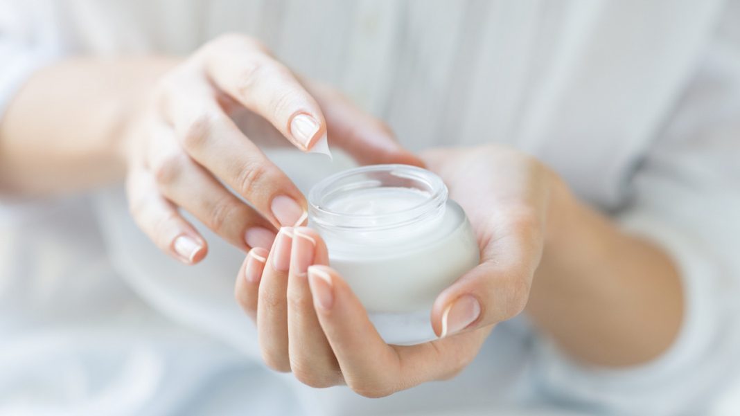 Ratunek dla odwodnionej skóry! Molekuły skwalanu nawilżą ją i przywrócą gładkość