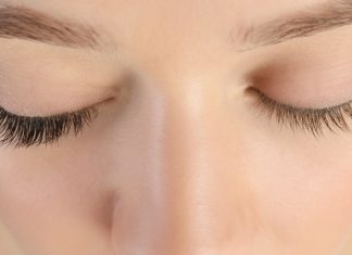 Serum z olejkiem arganowym pogrubi i wydłuży rzęsy jak najlepszy tusz. Zapomnisz o maskarze