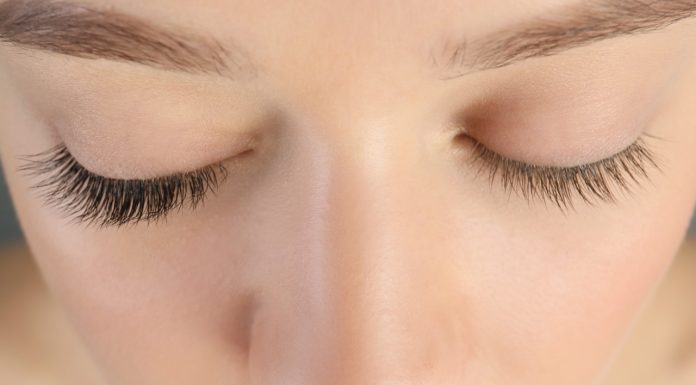 Serum z olejkiem arganowym pogrubi i wydłuży rzęsy jak najlepszy tusz. Zapomnisz o maskarze