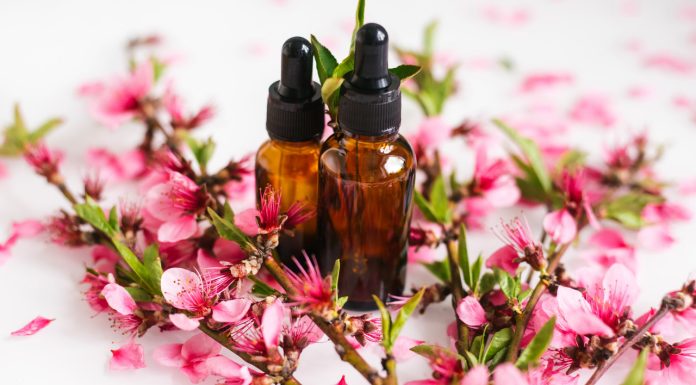 Te kropelki z wiśnią dają efekt „plumpingu”. Zwiększają objętość i gęstość skóry