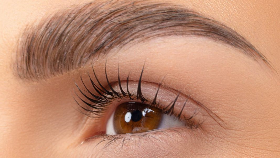Laminacja rzęs: sekret olśniewającego spojrzenia z zestawem od Nanolash!