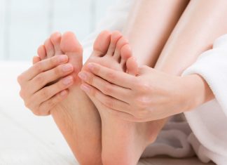 Ten tani peeling ekspresowo wygładza skórę na stopach. Usuwa nawet ślady po odciskach