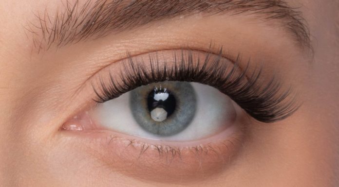 Rzęsy do samodzielnej aplikacji Nanolash – zjawiskowe spojrzenie w 10 minut!