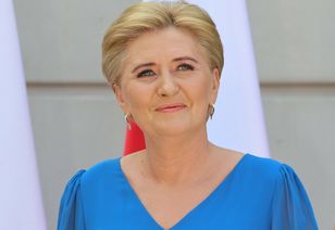 Dziś obchodzi 52. urodziny. Oto przegląd najgłośniejszych stylizacji Agaty Dudy