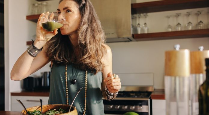 Największe bzdury dietetyczne. Ekspertka: jak słyszę słowo „oczyszczanie”, dostaję febry