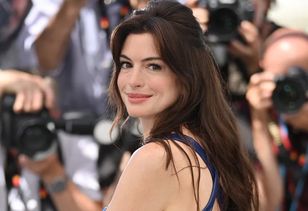 Weszła cała na biało. Rajstopy były „wisienką na torcie”