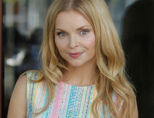 Pamiętacie jeszcze Izę Miko? Teraz pokazała się w cekinowej kreacji