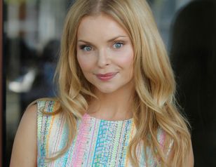 Pamiętacie jeszcze Izę Miko? Teraz pokazała się w cekinowej kreacji