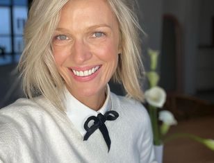 Mołek i Lewa noszą ten sam model spodni. To najmodniejsze jeansy na wiosnę 2024