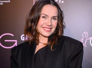 Trend na czerwone rajstopy nadal na topie. Teraz lansuje go Bołądź