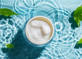 Ekstremalnie nawilżający eliksir z usieciowanym kwasem hialuronowym. Działa jak „magnez wilgoci”, wypełnia skórę