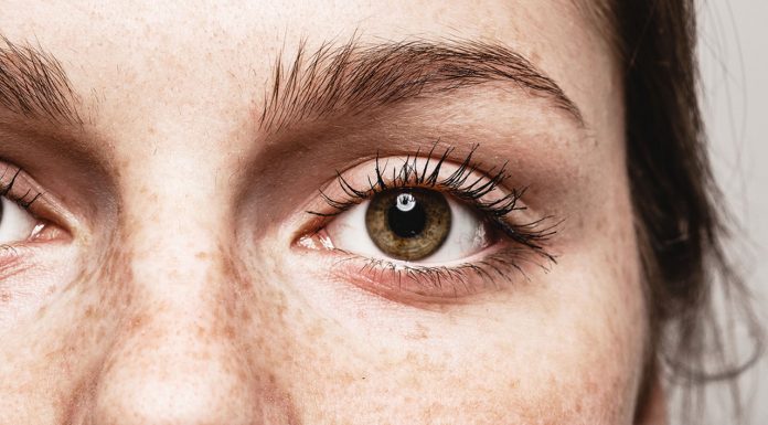 Trzy skuteczne peelingi chemiczne, które wyraźnie zmniejszają przebarwienia i wyrównują koloryt skóry