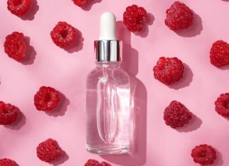 To serum z malinami z Prowansji działa jak upiększający korektor. „Moja skóra nigdy nie wyglądała tak dobrze”
