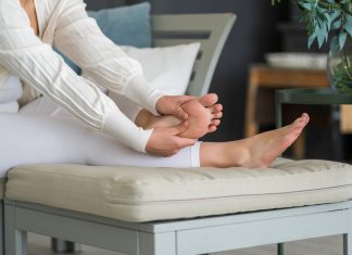 Pięć oznak, że twoje stopy potrzebują detoksu i lepszej pielęgnacji. Przyda się po zimie