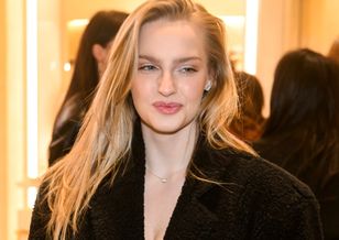 Lansuje kontrowersyjny trend sprzed lat. Chodzi o stringi