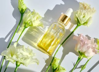 60-latki polecają sobie ten złocisty olejek intymny. „Żałuję, że nie kupiłam go wcześniej”