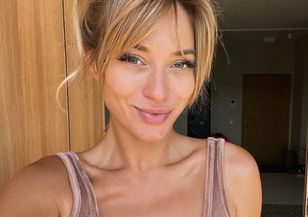 Spójrz, co włożyła na plażę. Idealny model dla kobiet z większym biustem