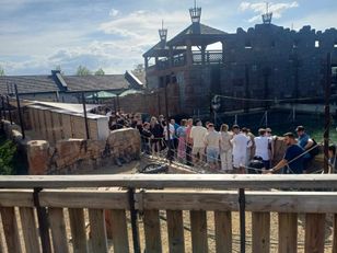 To nie kolejka w Disneylandzie. Fala turystów dotarła do Energylandii