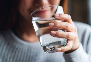 Dodaj do ciepłej wody i wypij na czczo. Efekty zauważysz gołym okiem