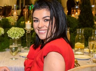 Cichopek w minisukience. Ideał na wesele