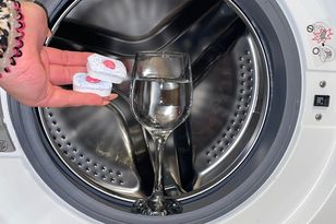 Nie tylko do zmywarki. Rozwiązuje częsty „pralkowy” problem