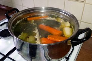 Dopraw rosół tą przyprawą. Już nigdy nie zrobisz go inaczej