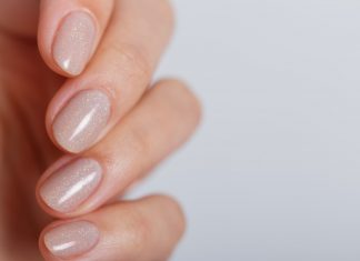 Pięć dobrych odżywek do łamliwych paznokci. Utwardzają płytkę i przyspiesza wzrost