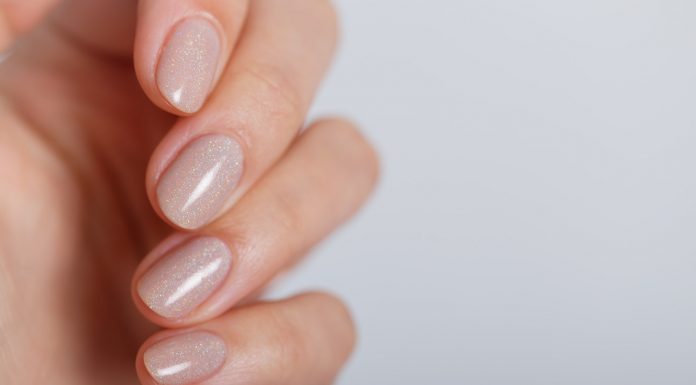 Pięć dobrych odżywek do łamliwych paznokci. Utwardzają płytkę i przyspiesza wzrost