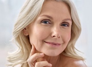 Pięć dobrych kremów przeciwzmarszczkowych 50+. Spektakularnie odmładzają rysy