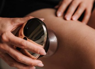 Zapomnij o bańce chińskiej. To urządzenie wynosi masaż podciśnieniowy na wyższy poziom — jest świetne na cellulit