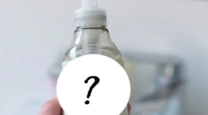 Nie podrażnia wrażliwej cery. Żel z czystymi molekułami kwasu mlekowego cudnie oczyszcza!