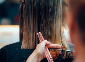 Dynamiczna i niebanalna. Ta fryzura będzie hitem lata 2024