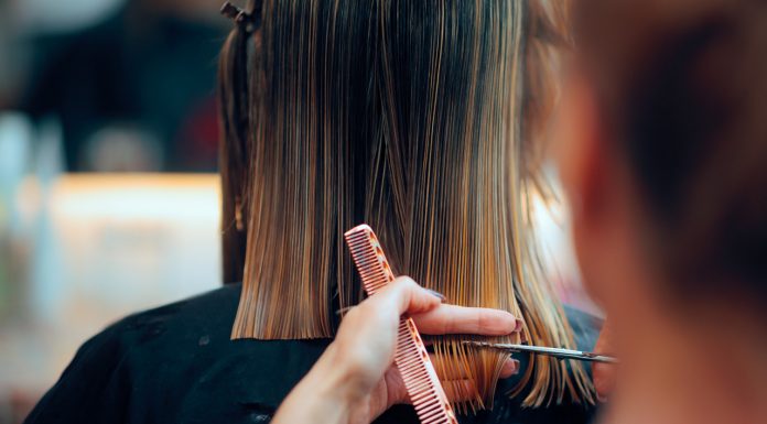 Dynamiczna i niebanalna. Ta fryzura będzie hitem lata 2024