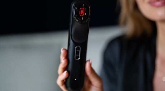 To urządzenie nieziemsko napina skórę na dekolcie i bosko zagęszcza włosy. Działa jak drogie zabiegi