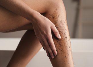 Truskawkowe nogi po depilacji? Z tym peelingiem możesz o tym zapomnieć! Zero czerwonych kropek