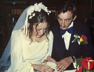 Pamiętasz wesela w latach 90.? Wstyd, jeśli nie odpowiesz na 5. pytanie