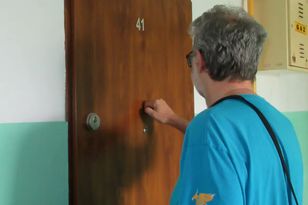 Kontrole w domach trwają. Ważny jest kod na zwolnieniu