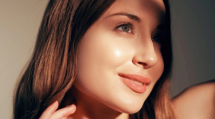 Ta maska dosłownie nasyca skórę odmładzającymi antyoksydantami. „Przestałam używać podkładu”