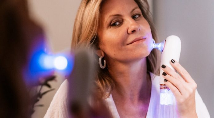 Mikropeeling z użyciem wody to hit! Złuszczy rogową warstwę naskórka i świetnie nawilży cerę